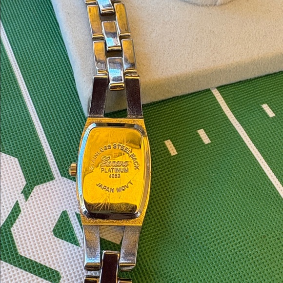 Geneva Two-Tone Gold and platinum watch - Picture 2 of 3